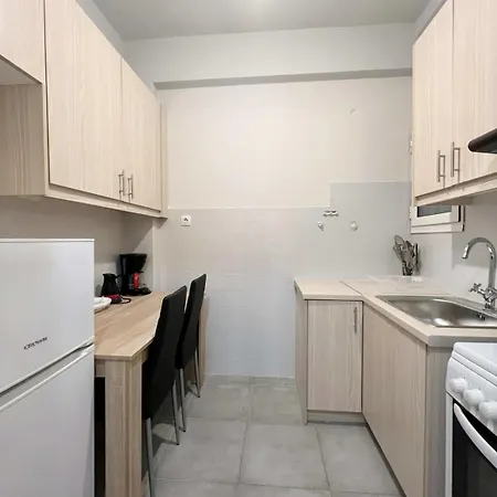 Apartment 3' To Metaksourgio Metro Station Athen