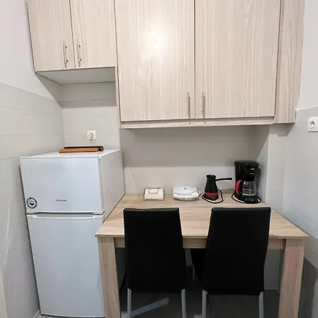 Apartment 3' To Metaksourgio Metro Station Athen